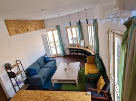 Bee Hostel Paphos, hotel near Kennedy Square, Paphos
