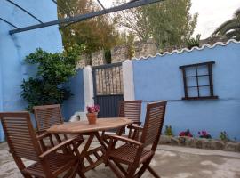 Casa Rural Las Raíces, Sierra de San Vicente, holiday rental in San Román