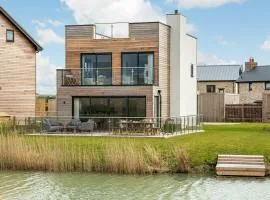 Woodsford WI22 Silverlake Dorset. Lake access.