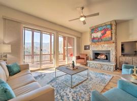 Beautiful Whittier Condo with Deck and Mtn Views!, ξενοδοχείο σε Whittier