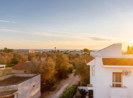 Porto Cesareo Luxury Air-conditioned Villa sleeps 10 Torre Lapillo、ポルト・チェザーレオのラグジュアリーホテル