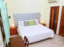 Hotel Aluge, hotel in Santo Domingo