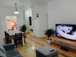 Spacious 2-Bedroom Condo in Bellavista, Guayaquil, hotell sihtkohas Guayaquil huviväärsuse Catholic University of Santiago de Guayaquil lähedal