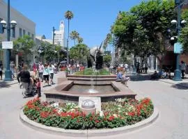 Spacious Two Bedroom in Santa Monica