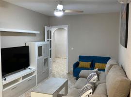 SOLYMAR LEVANTE Apartamento Completo LUJO Recien Reformado Piscina y Parking Comunitario, rental pantai di Benidorm