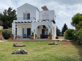 Quaint villa in Xirosterni with garden, cottage in Xirostérnion