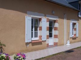 Gîte La Chapelle-aux-Choux, 3 pièces, 4 personnes - FR-1-410-155, hotel em La Chapelle-aux-Choux