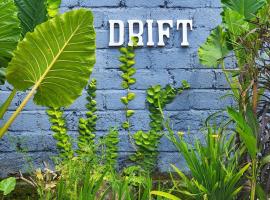 Drift Hideaway, hotell i Kuta Lombok