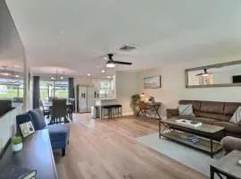 NEW Warm modern bliss just 10 minutes from Siesta Key beaches and downtown Sarasota