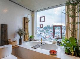 Cherry Suites Dalat, hotel em Da Lat