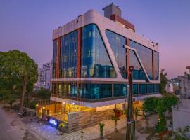 Pax Grand Blue, hotel near Maharana Pratap Airport - UDR, Udaipur