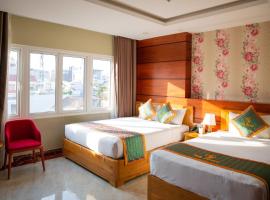 Silk Hotel near Tan Son Nhat Airport, hotel dekat Bandara Internasional Tan Son Nhat - SGN, Ho Chi Minh City