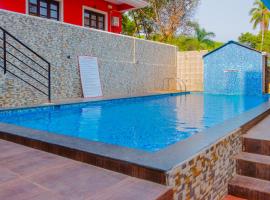 Spacious 3 bhk new stylish villa in Vagator，瓦加托的有停車位的飯店