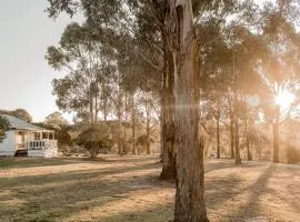 Eight Acres Lakes Entrance、レイクス・エントランスのコテージ