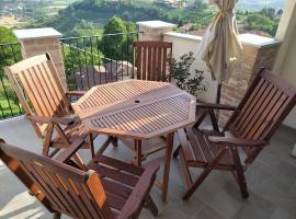 Casa Mantel Holiday Home Panoramic view in Langhe, holiday home in Novello