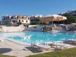 Residence Baia Santa Reparata, khách sạn ở Santa Teresa Gallura