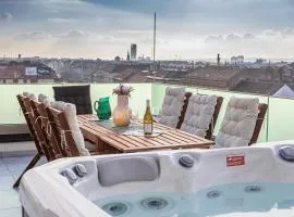 Centropolitan Penthouse with JACCUZZI- 2 Free PARKING- Self Check-In