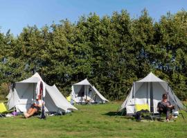 BlueCAMP Oerol24- Tent&Breakfast, hotelli kohteessa West-Terschelling