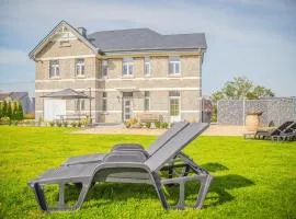 Mansion near Durbuy with Sauna and Playroom