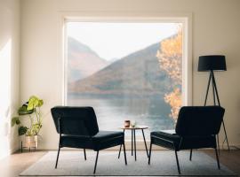 Polar Panorama Lodge, cottage in Fjordgård