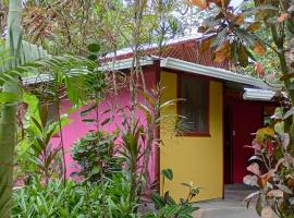 Cabinas Algebra, hotell i Cahuita