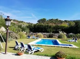 5 bedrooms villa with private pool enclosed garden and wifi at Ubriquea