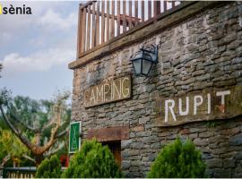 CAMPING SÈNIA RUPIT、ルピットのホテル