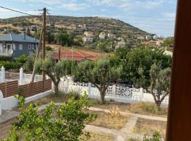 Agapis Residence, hotel with parking in Kalívia Thorikoú