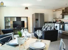 Homely 2 Bed Flat Sleeps 4 with Parking and Wifi by Amazing Spaces Relocations Ltd