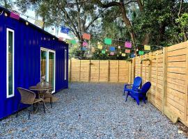 Entirely Private Tiny Home - 1 Mile to UF, hotel near Ben Hill Griffin Stadium, Gainesville