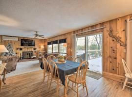 Beautiful Chetek Home with Prairie Lake Access!, hotel con parcheggio a Chetek