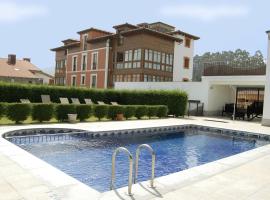 Hotel La Casona de Lupa, hôtel avec parking à El Peñedo