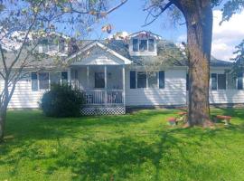 Spacious Family Farmhouse, holiday home in Pikeville