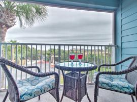 Hilton Head Resort Condo with Beach and Pool Access!, lomakeskus kohteessa Hilton Head Island