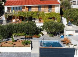 Rato, Hotel in Murter