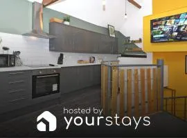 Brampton Him House, 5 double en-suites in this stunning property, all yours if you BOOK NOW!