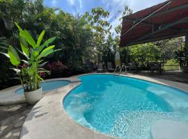 La Jungla, bed and breakfast en Puerto Carrillo