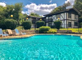 Hidden Oasis Retreat, hotell i Eureka Springs