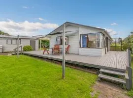 Treasure on Chestnut - Tairua Holiday Home