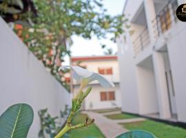 The Anchorage Holiday Apartments - Negombo, cheap hotel in Negombo