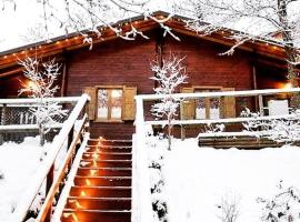 Glamping Villaggio Parco Dei Castagni 4 stelle, hotel v destinaci Montecreto