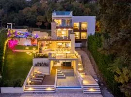 Villa AltaVista - Seaview & Relax with Heated Pool & MiniGolf