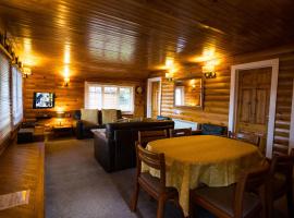 Mountain View Log Cabin - Wales, holiday park in Trawsfynydd