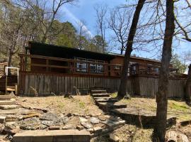 Ozark Rambler Cabin, Hotel in Eureka Springs