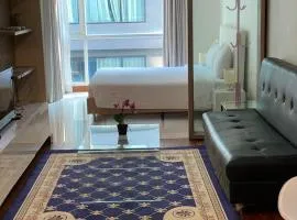 Studio Bedroom with Kitchen