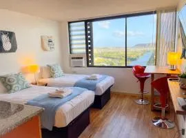 Cozy Hawaiian Monarch condo