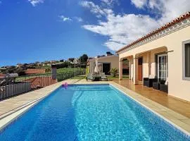 Casa Del Sol by LovelyStay