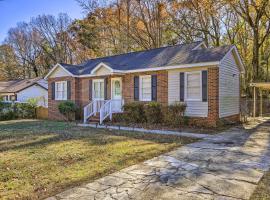 Peaceful Columbus Retreat with Deck and Yard!，哥倫布的度假住所