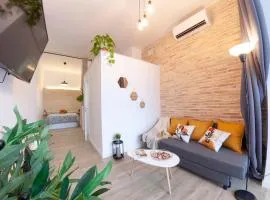 NC - Design Loft Steps from City of Arts & Sciences