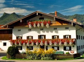 Bauernhof Daurerhof, hotel in Aschau im Chiemgau